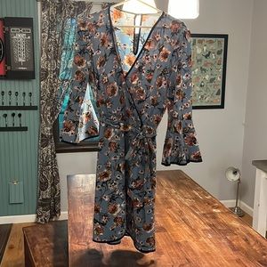 June & Hudson wrap dress with flare sleeves. Size medium